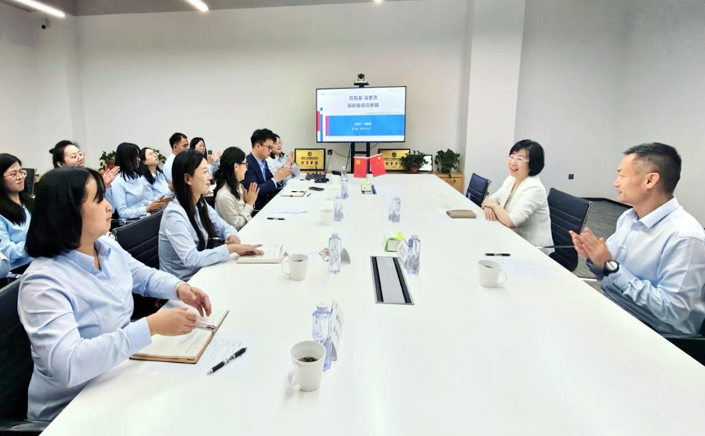 中智集团党委副书记、董事、总经理王晓梅在云南开展商务活动和调研